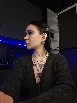 Snapshot of HeatherSweet_ chatting on June 22, 2026, 6:49 pm HeatherSweet online show from June 22, 2026, 6:49 pm
