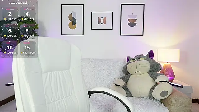 JulesBenett online show from March 17, 2025, 11:02 pm