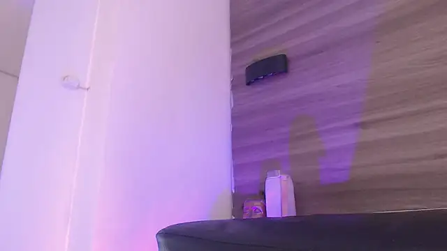 Snapshot of SashaNova chatting on March 7, 2026, 7:59 am SashaNova online show from March 7, 2026, 7:59 am