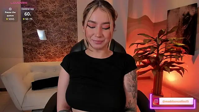 Snapshot of MaddisonCollins chatting on March 7, 2026, 11:27 am MaddisonCollins online show from March 7, 2026, 11:27 am