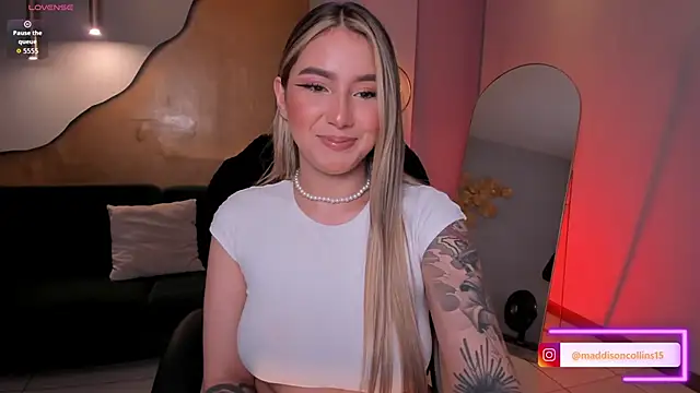 Snapshot of MaddisonCollins chatting on February 22, 2026, 11:56 am MaddisonCollins online show from February 22, 2026, 11:56 am