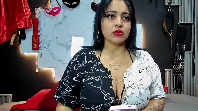 Sarah917 online show from January 14, 2026, 8:01 pm