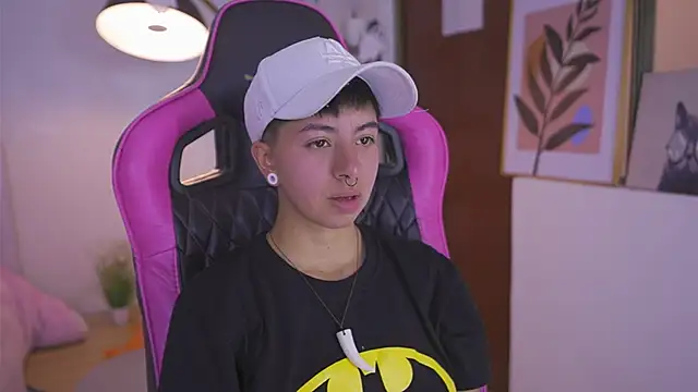 tommy blue online show from November 4, 2025, 12:20 pm