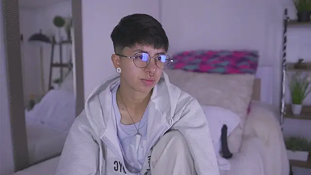 tommy blue online show from October 9, 2025, 12:49 pm