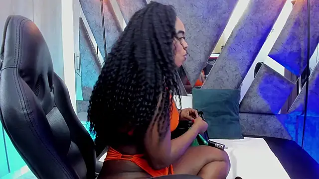 CandyMartinez  online show from October 10, 2025, 7:25 pm