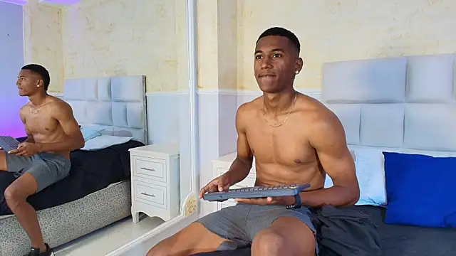 LexiAndDeker online show from October 3, 2025, 5:14 pm