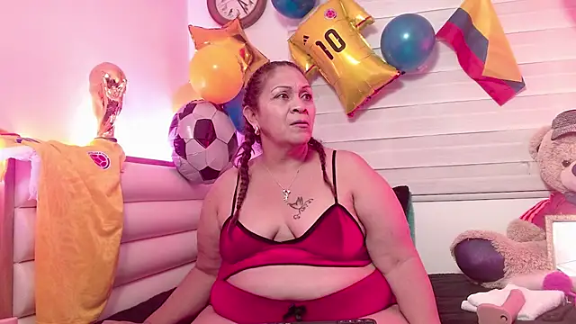 Snapshot of scarlettbooty chatting on June 14, 2026, 11:44 am scarlettbooty online show from June 14, 2026, 11:44 am