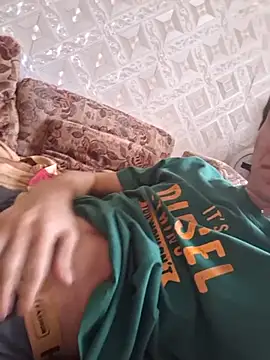 SereneBulge81 online show from September 25, 2025, 8:09 am