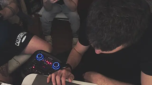 weknowourworth6999 online show from September 22, 2025, 11:00 pm