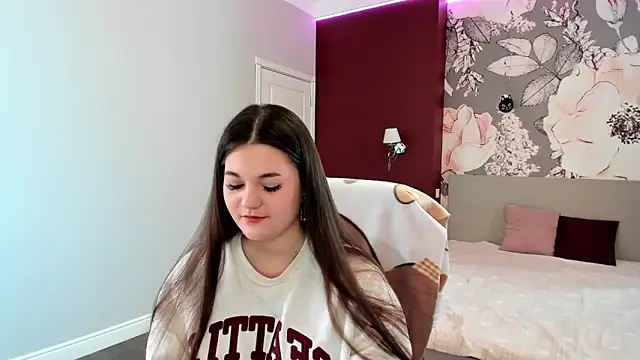 Snapshot of ElinaMils chatting on March 11, 2026, 12:43 pm ElinaMils online show from March 11, 2026, 12:43 pm