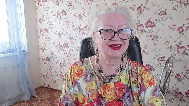 Maya Mayflower online show from September 21, 2025, 3:55 am