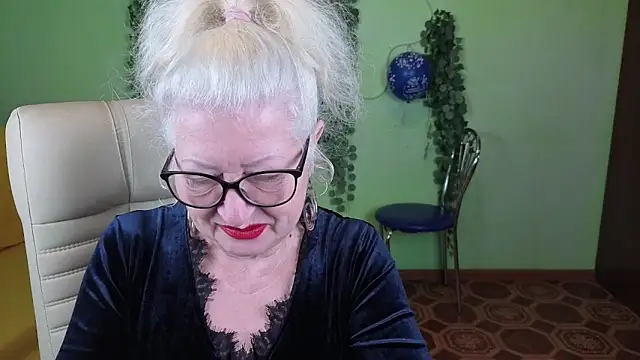 Maya Mayflower online show from September 28, 2025, 4:30 am