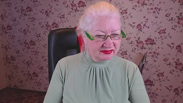 Maya Mayflower online show from October 26, 2025, 4:02 am