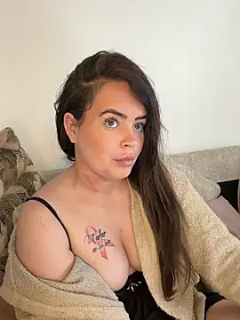 Snapshot of Sophie_23XX chatting on April 3, 2026, 10:00 am Sophie 23XX online show from April 3, 2026, 10:00 am