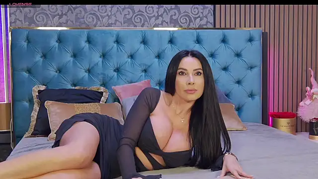 Vanessao1 online show from September 26, 2025, 2:02 pm