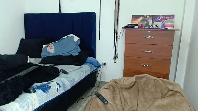 KratosAfroditacs online show from October 9, 2025, 12:11 am