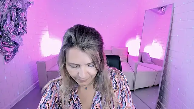 NicoleHitman online show from June 29, 2026, 1:11 pm