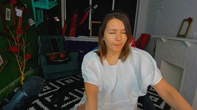 NicoleHitman online show from March 5, 2025, 12:55 pm