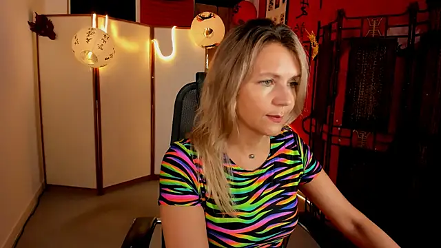 NicoleHitman online show from August 5, 2026, 1:38 pm