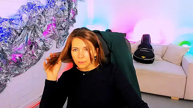 NicoleHitman online show from September 9, 2025, 5:28 am