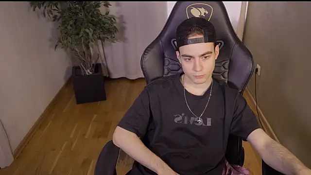 Snapshot of hot__hunterr chatting on March 19, 2025, 5:08 am hot hunterr online show from March 19, 2025, 5:08 am