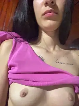 dianagomes2511 online show from March 4, 2025, 4:27 am