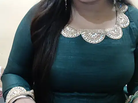 Snapshot of Surjeet_Kaur chatting on June 17, 2026, 7:19 am Surjeet Kaur online show from June 17, 2026, 7:19 am