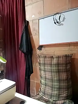 Snapshot of isis_milove chatting on February 27, 2026, 12:16 pm isis milove online show from February 27, 2026, 12:16 pm