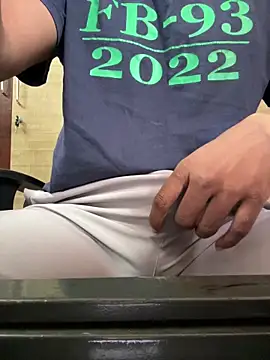 Snapshot of RightFielder chatting on November 16, 2025, 9:58 am RightFielder online show from November 16, 2025, 9:58 am