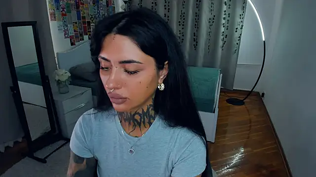 CharimgSabrina online show from October 9, 2025, 6:25 am