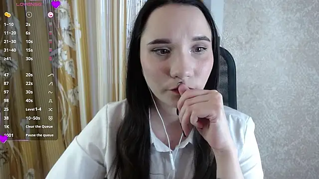 KateForLove online show from March 4, 2025, 12:55 pm