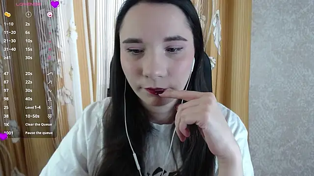 KateForLove online show from March 13, 2025, 10:15 am