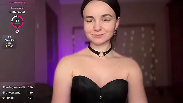 lanaloulou online show from November 1, 2025, 9:52 pm