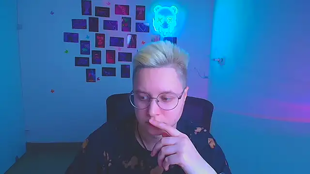 Bella Swannn online show from March 21, 2026, 12:20 pm