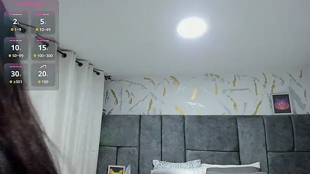 Cristal Velle online show from December 2, 2025, 12:40 pm