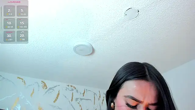Cristal Velle online show from May 11, 2026, 1:01 pm