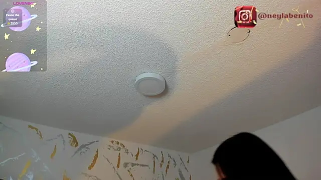 Cristal Velle online show from August 4, 2026, 1:26 pm