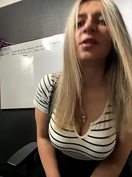 Isabella Varella online show from January 13, 2026, 12:53 pm