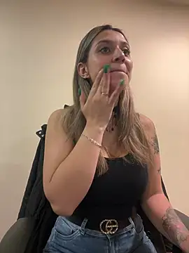 Isabella Varella online show from February 25, 2026, 1:00 pm