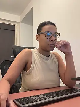 Snapshot of Melia_Rayne chatting on April 2, 2026, 10:22 am Melia Rayne online show from April 2, 2026, 10:22 am