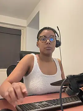 Snapshot of Melia_Rayne chatting on March 3, 2026, 11:17 am Melia Rayne online show from March 3, 2026, 11:17 am