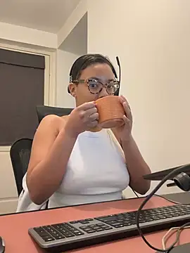 Snapshot of Melia_Rayne chatting on March 12, 2026, 10:41 am Melia Rayne online show from March 12, 2026, 10:41 am