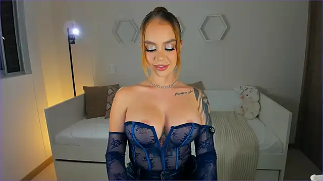 ValentinaMilann online show from March 12, 2026, 1:33 am
