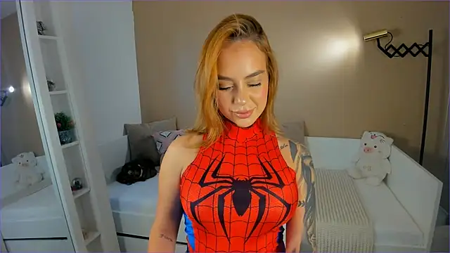 ValentinaMilann online show from October 14, 2025, 9:36 pm