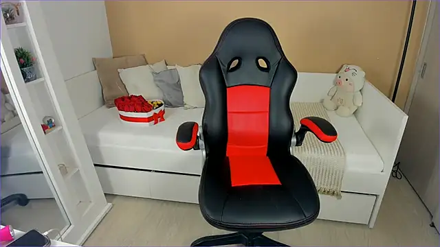 ValentinaMilann online show from September 22, 2025, 10:05 pm