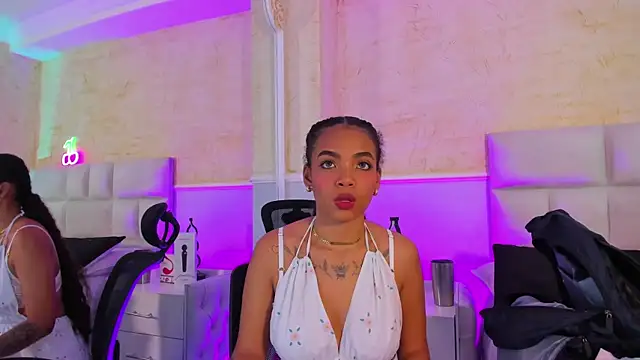 SarahLynn7 online show from March 21, 2025, 8:50 pm