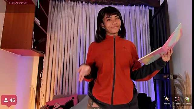 SarahLynn7 online show from November 3, 2025, 8:56 pm