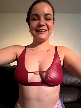 Snapshot of Biana_Fernan chatting on November 29, 2025, 3:34 pm Biana Fernan online show from November 29, 2025, 3:34 pm