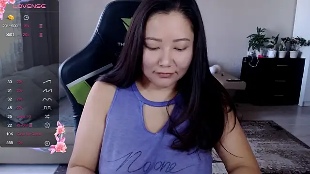 LisaAsianFlower online show from September 16, 2025, 5:41 am