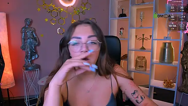 kiki swan online show from July 1, 2026, 4:51 pm